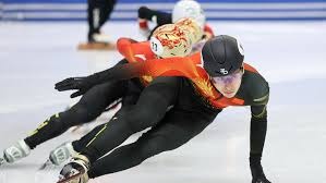 威少海上嗨歌，一天16消息：詹姆斯带儿子看比赛 克莱搞怪带潜水面罩